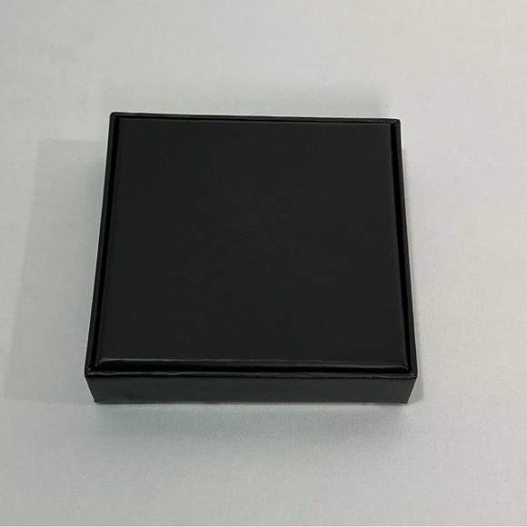 💐NIB GORG GUCCI FLORA LIMITED EDITION Compact Mirror w/Silver Floral Engraving - Picture 8 of 16